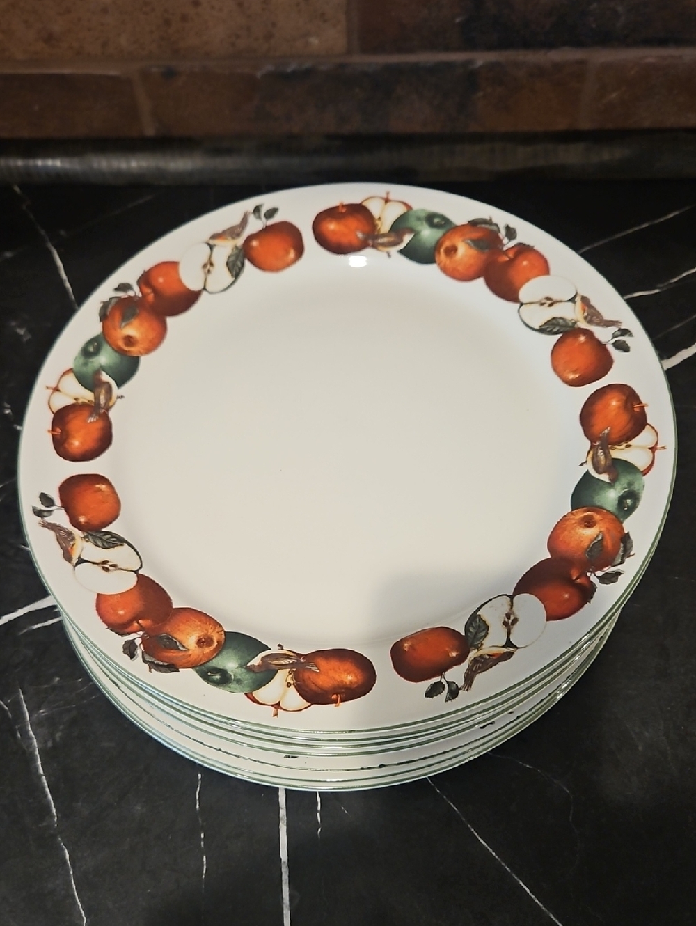 MAJESTICWARE by Oneida D.C. Brown & Co. Apples & Warblers. Plates. 2001  10 5/8